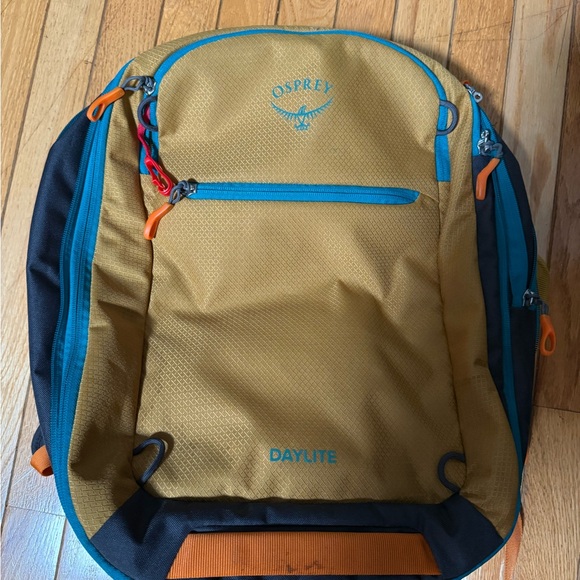 Osprey Daylite Backpack - Mustard and Orange - Picture 3 of 4